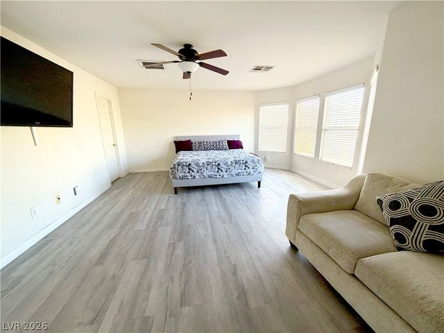 7842 Flat Creek Street, Las Vegas, NV 89131