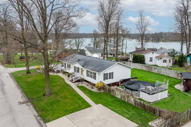 5661 Clark Street, Coloma, MI 49038