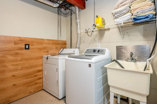 5661 Clark Street, Coloma, MI 49038