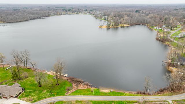 5661 Clark Street, Coloma, MI 49038