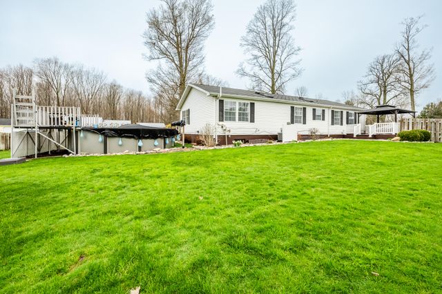 5661 Clark Street, Coloma, MI 49038