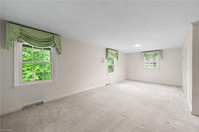 289 Flintshire Road, Winston-salem, NC 27104