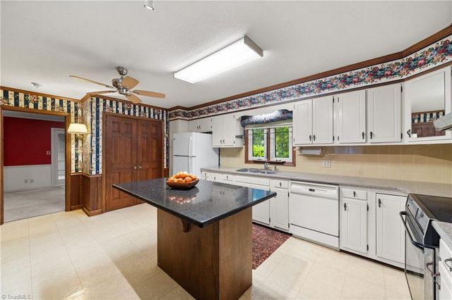 289 Flintshire Road, Winston-salem, NC 27104