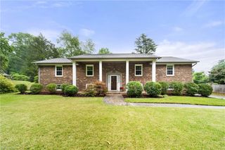 289 Flintshire Road, Winston-salem, NC 27104