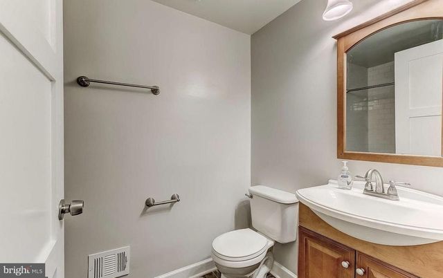 3 N LINWOOD AVE, Baltimore, MD 21224