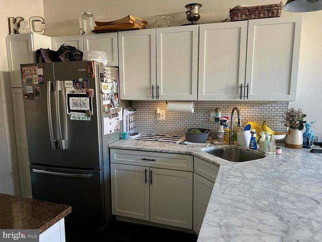 3 N LINWOOD AVE, Baltimore, MD 21224