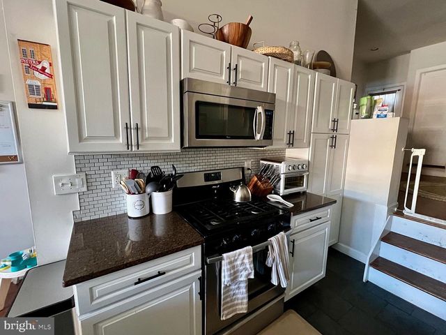 3 N LINWOOD AVE, Baltimore, MD 21224