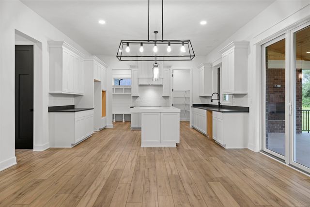 64111 Bur Oak Drive 19, Washington, MI 48095