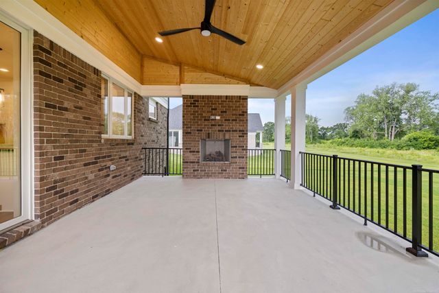 64111 Bur Oak Drive 19, Washington, MI 48095