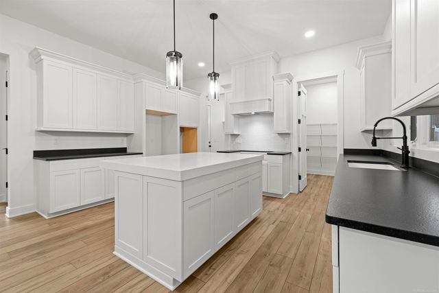 64111 Bur Oak Drive 19, Washington, MI 48095