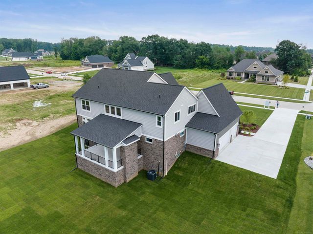 64111 Bur Oak Drive 19, Washington, MI 48095
