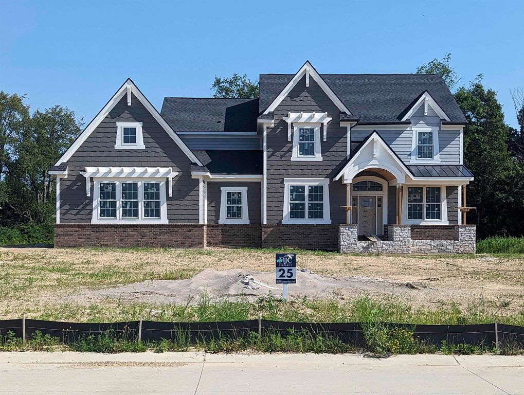 64111 Bur Oak Drive 19, Washington, MI 48095