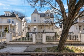 38 Nairn Pl, Newark City, NJ 07108