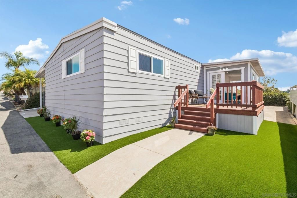243 Havenview Lane, Oceanside, CA 92056 — exterior