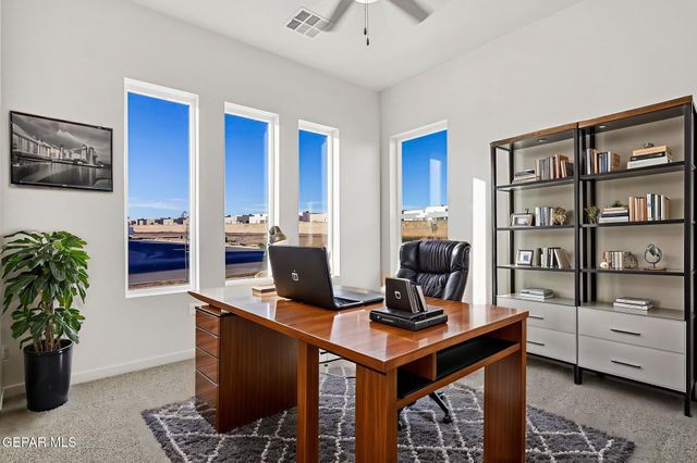 832 Eltham Drive, Horizon City, TX 79928