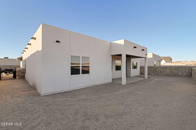 832 Eltham Drive, Horizon City, TX 79928