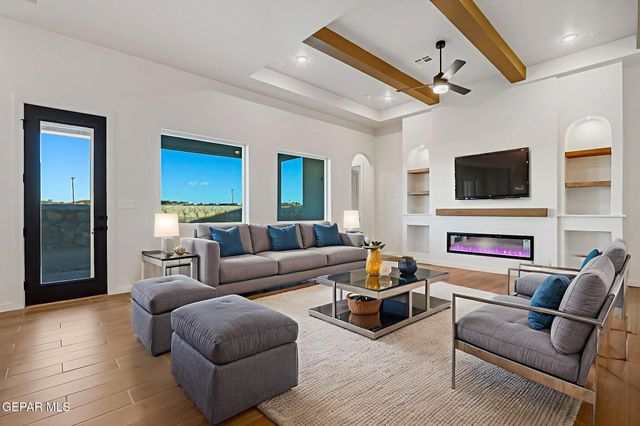 832 Eltham Drive, Horizon City, TX 79928