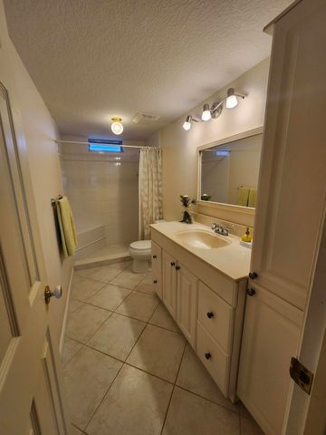 230 NE 26th Avenue 408, Boynton Beach, FL 33435