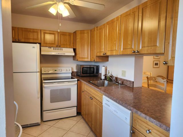 230 NE 26th Avenue 408, Boynton Beach, FL 33435