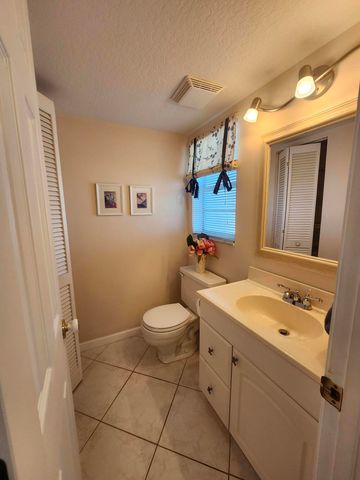 230 NE 26th Avenue 408, Boynton Beach, FL 33435