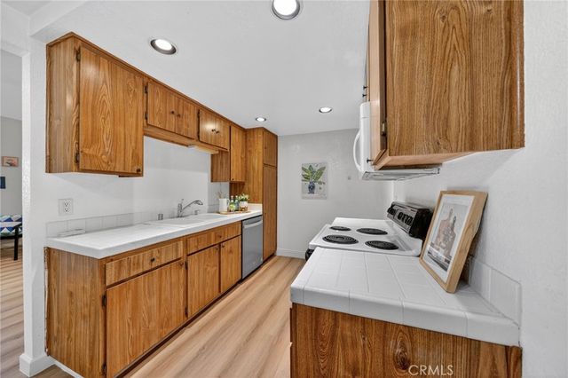 20702 El Toro 16, Lake Forest, CA 92630