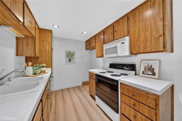 20702 El Toro 16, Lake Forest, CA 92630