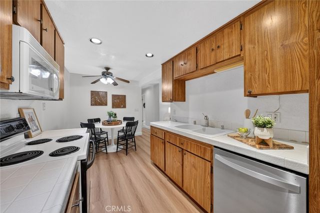 20702 El Toro 16, Lake Forest, CA 92630