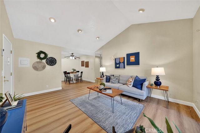 20702 El Toro 16, Lake Forest, CA 92630