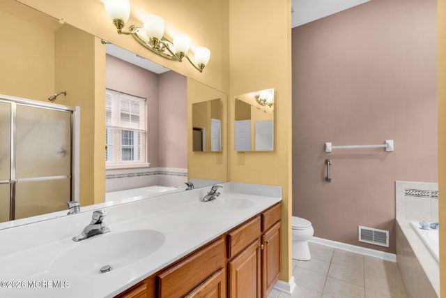27 Congressional Road, Jackson, NJ 08527