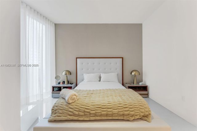 300 N Biscayne Boulevard Way 4104C, Miami, FL 33131