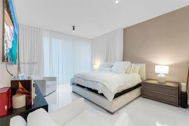 300 N Biscayne Boulevard Way 4104C, Miami, FL 33131