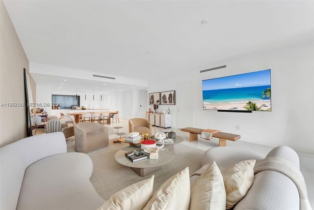 300 N Biscayne Boulevard Way 4104C, Miami, FL 33131