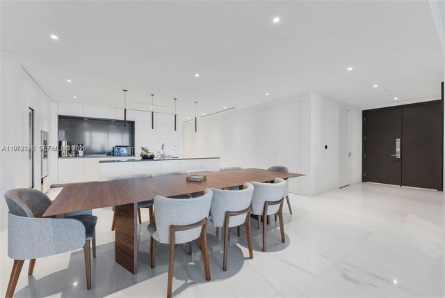 300 N Biscayne Boulevard Way 4104C, Miami, FL 33131