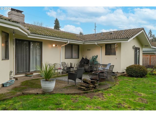 1650 SPRINGHILL Dr, Albany, OR 97321