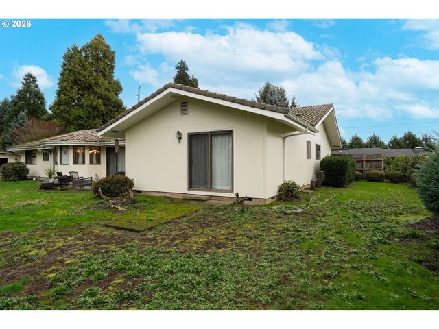 1650 SPRINGHILL Dr, Albany, OR 97321
