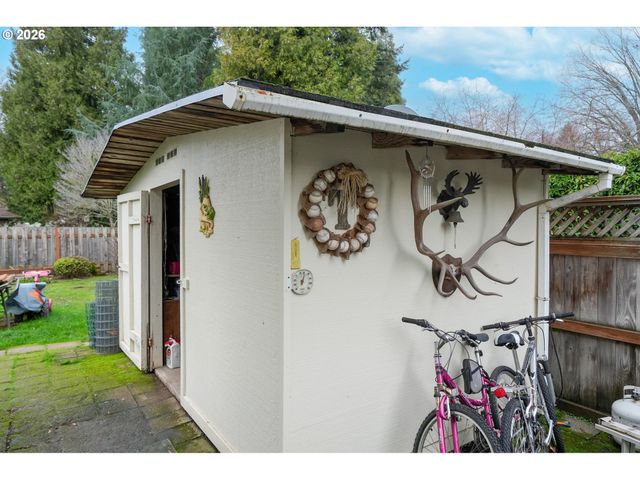 1650 SPRINGHILL Dr, Albany, OR 97321