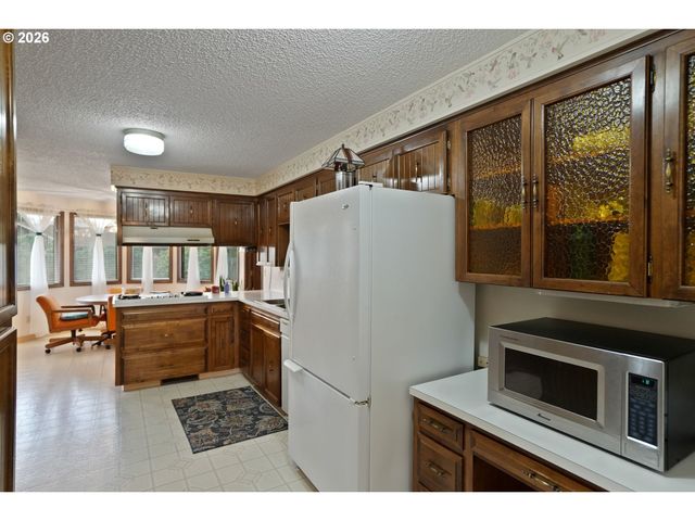 1650 SPRINGHILL Dr, Albany, OR 97321