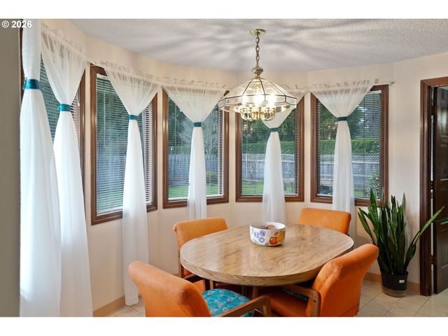 1650 SPRINGHILL Dr, Albany, OR 97321