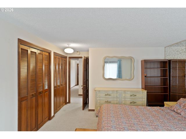 1650 SPRINGHILL Dr, Albany, OR 97321