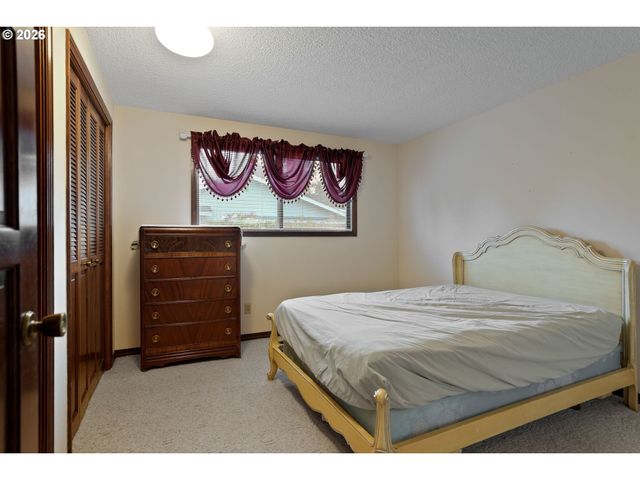 1650 SPRINGHILL Dr, Albany, OR 97321