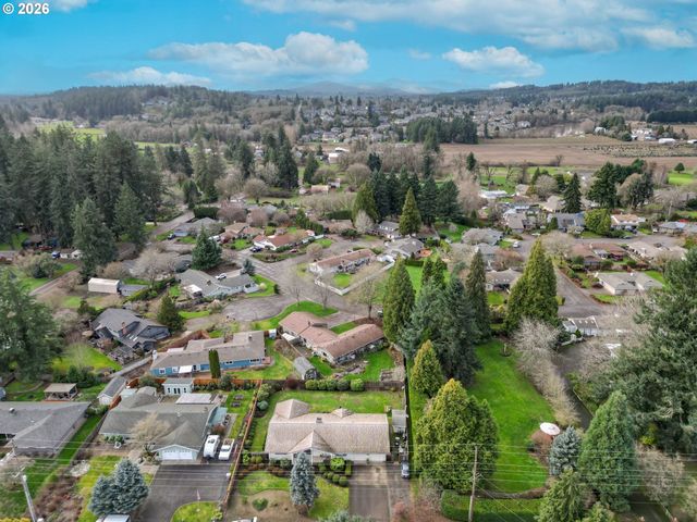 1650 SPRINGHILL Dr, Albany, OR 97321