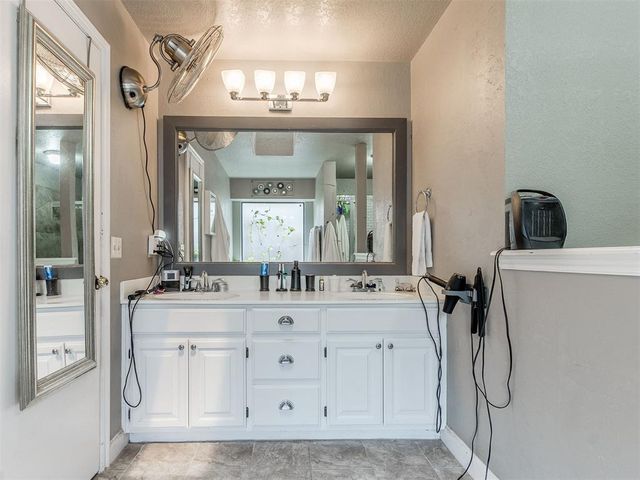 1017 Golden Eagle Drive, Norman, OK 73072