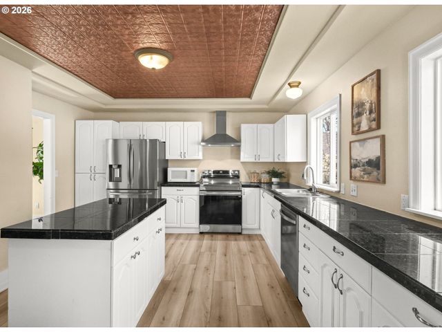 9648 N CENTRAL St, Portland, OR 97203