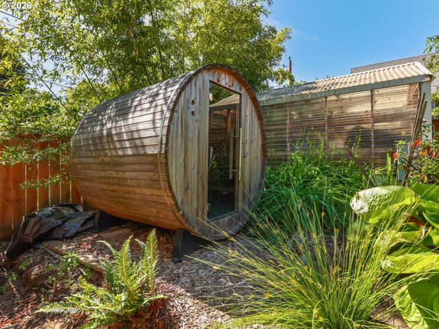 9648 N CENTRAL St, Portland, OR 97203