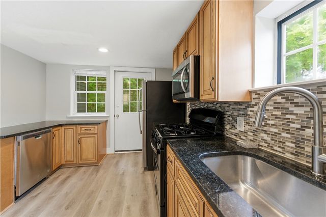 97 N Sprague Ave, Bellevue, PA 15202