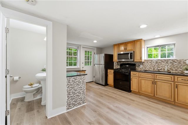 97 N Sprague Ave, Bellevue, PA 15202