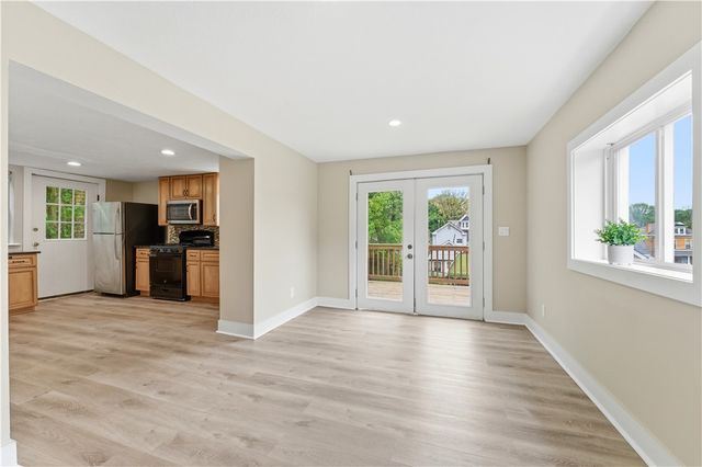97 N Sprague Ave, Bellevue, PA 15202
