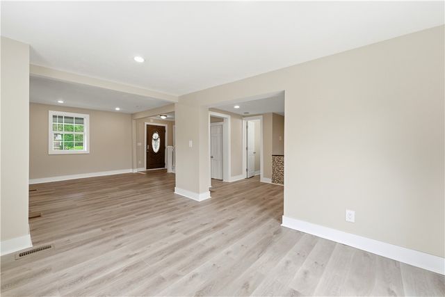 97 N Sprague Ave, Bellevue, PA 15202