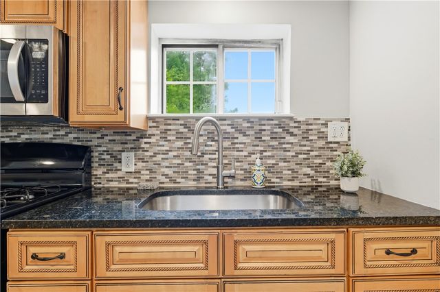 97 N Sprague Ave, Bellevue, PA 15202