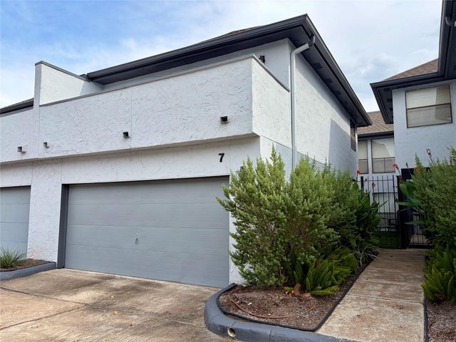 1914 Augusta Drive 7, Houston, TX 77057